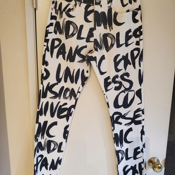Forever 21 Denim - Forever 21 Black and White Graphic Skinny Jeans